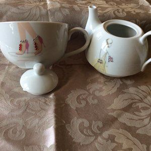 Stackable Teapot and Cup Set